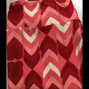 LLR VALENTINE OS LEGGINGS. NWT, OS hearts